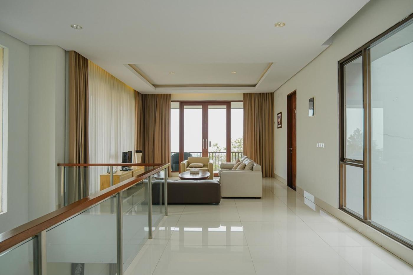 Oyama City View Villa 4 Bedrooms With A Private Swimming Pool Bandung Dış mekan fotoğraf